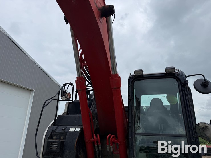 2019-link-belt-245x4lc-excavator-image-9