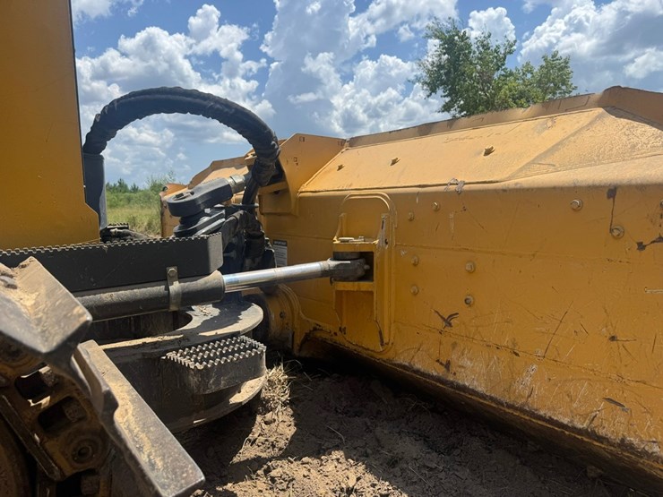 2019-deere-450k-image-13