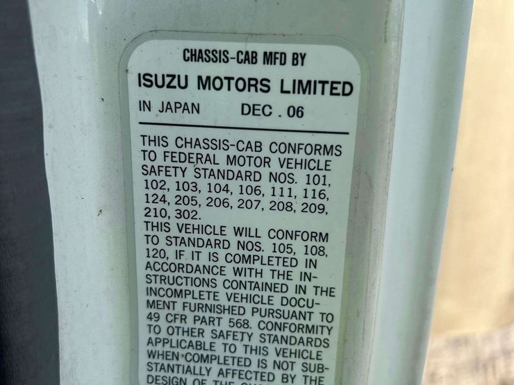 2006-isuzu-npr-image-10