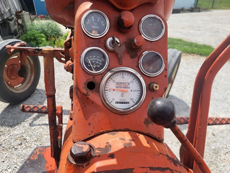 allis-chalmers-d14-tractor-image-40