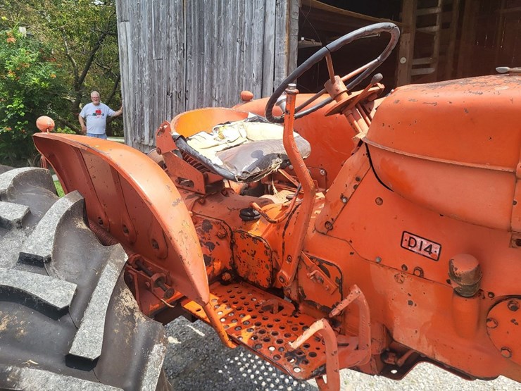 allis-chalmers-d14-tractor-image-32