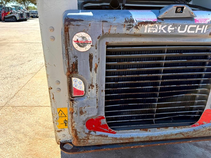 2020-takeuchi-tl8r2-image-10