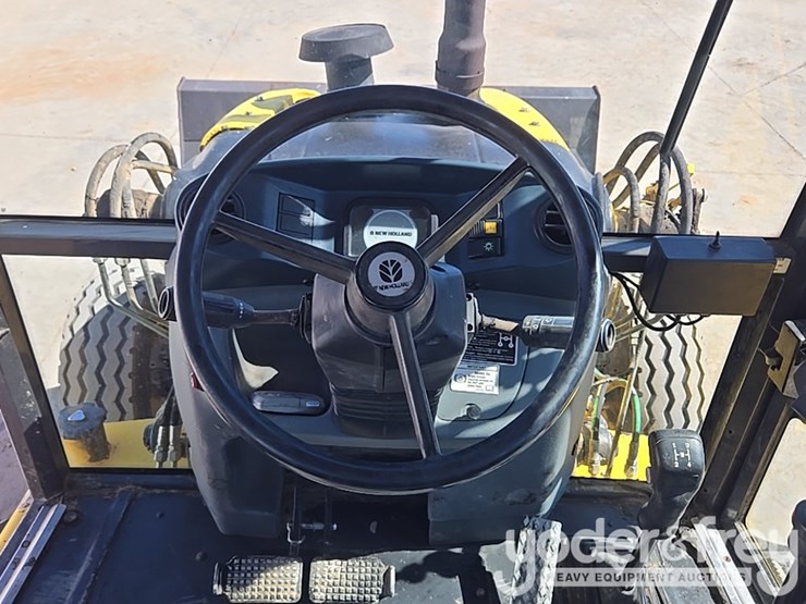 2008-new-holland-b95-image-60
