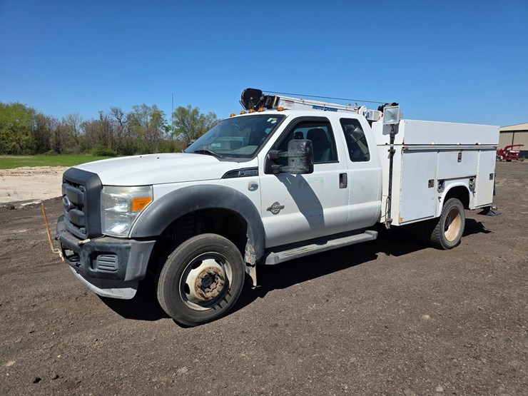 f450-utility-service-truck-image-1