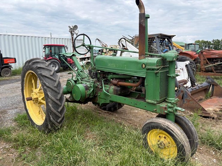 john-deere-b-image-4