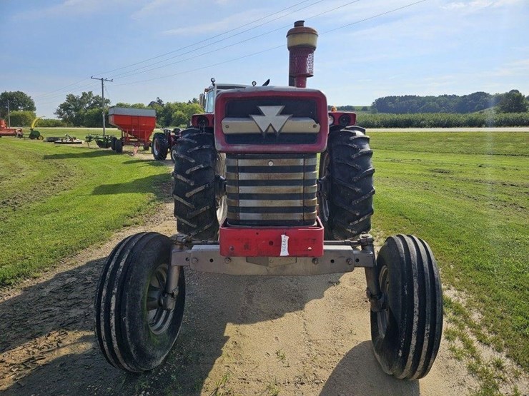 massey-ferguson-1080-image-2