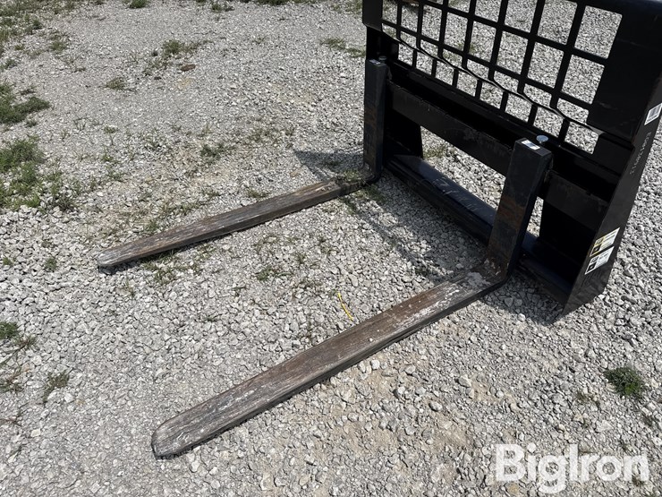 caterpillar-pallet-forks-image-9