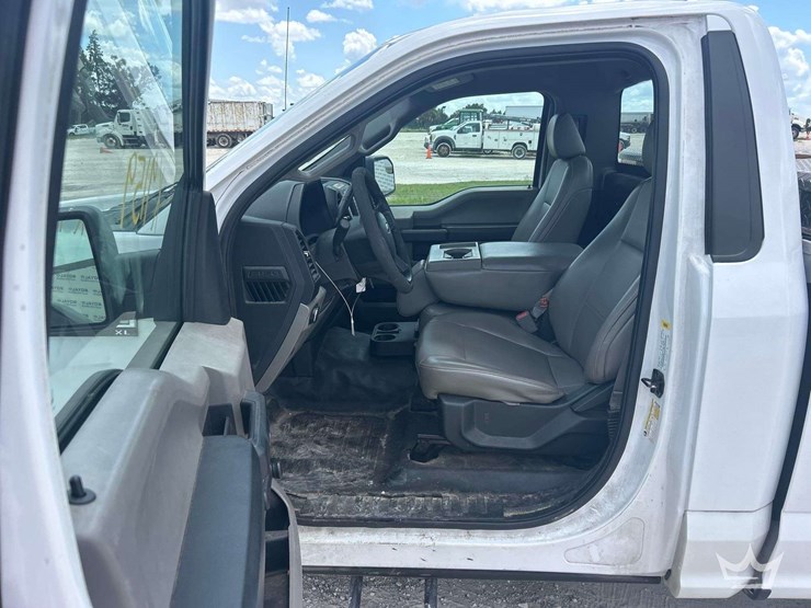 2017-ford-f150-image-14