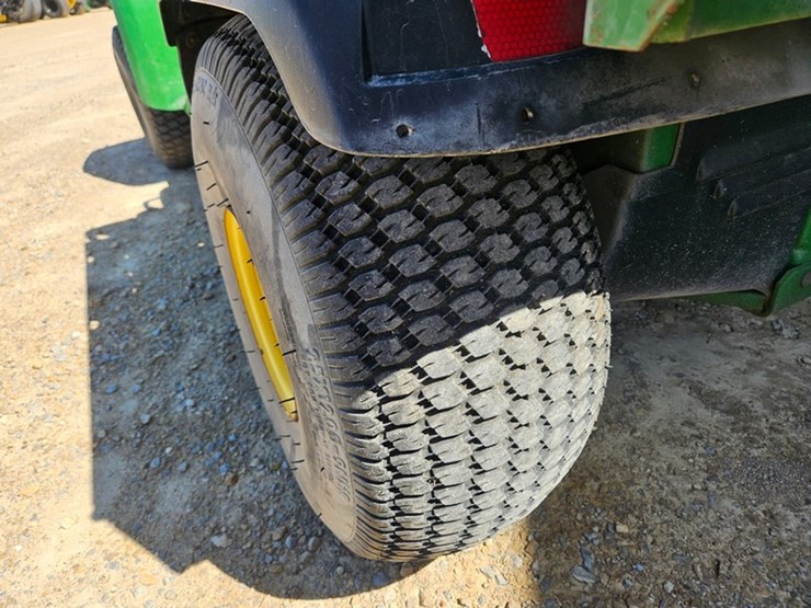 john-deere-gator-image-14