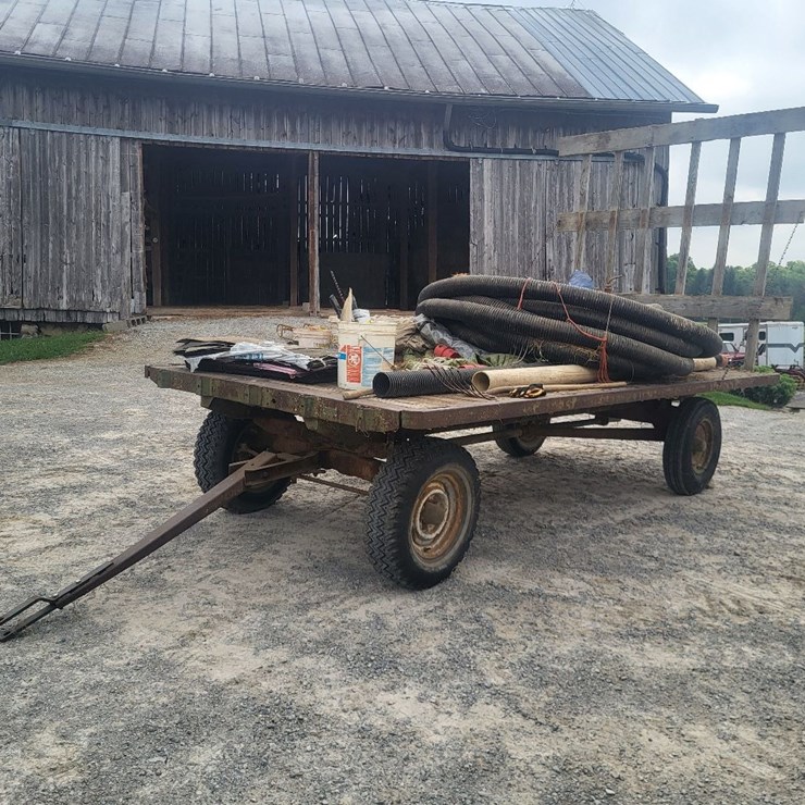 Hay Wagon w/Running Gear*CONTENTS ON WAGON NOT INCLUDED*.