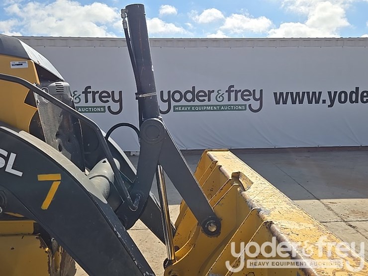 2019-deere-310sl-image-22