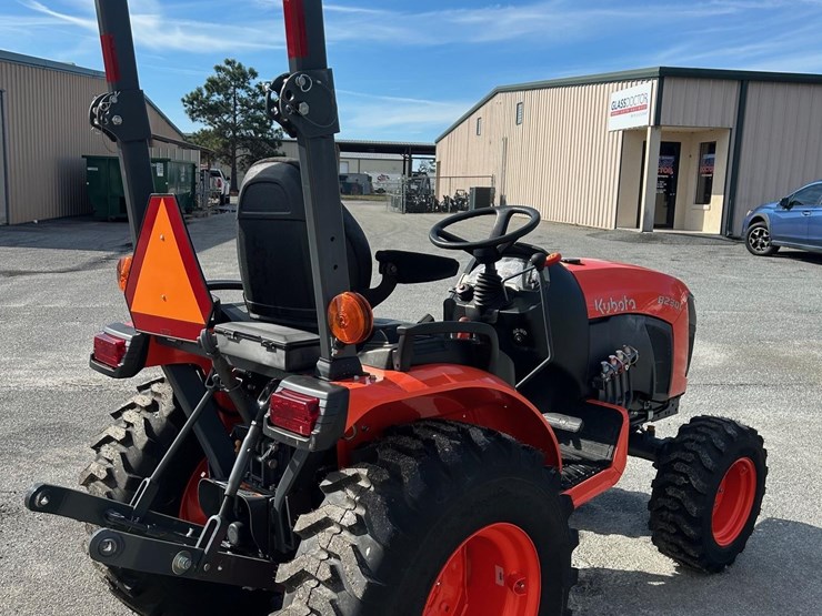2023-kubota-b2301hsd-1-image-2