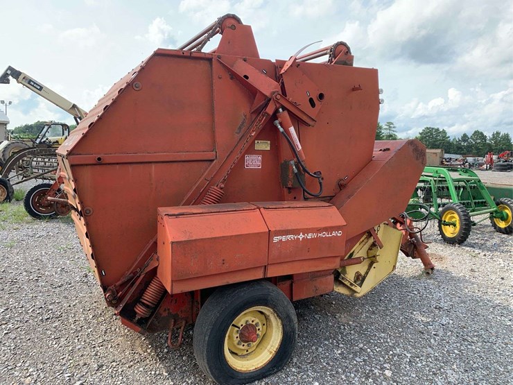 new-holland-846-image-3