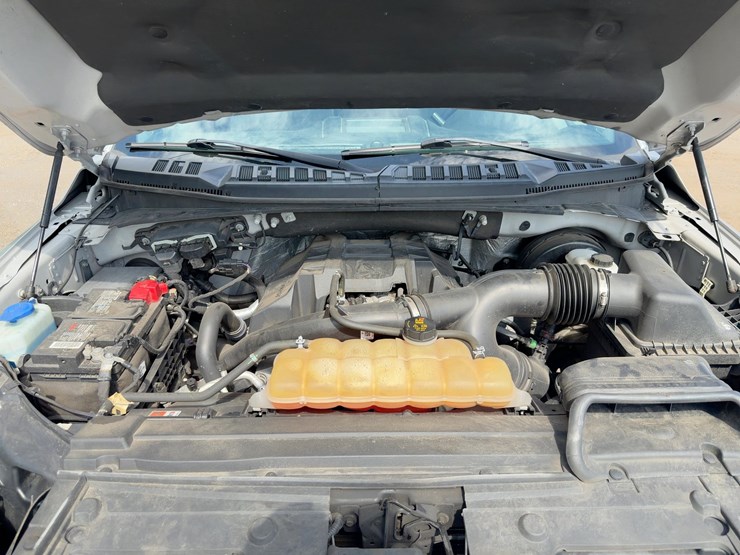 2015-ford-f150-xlt-image-14