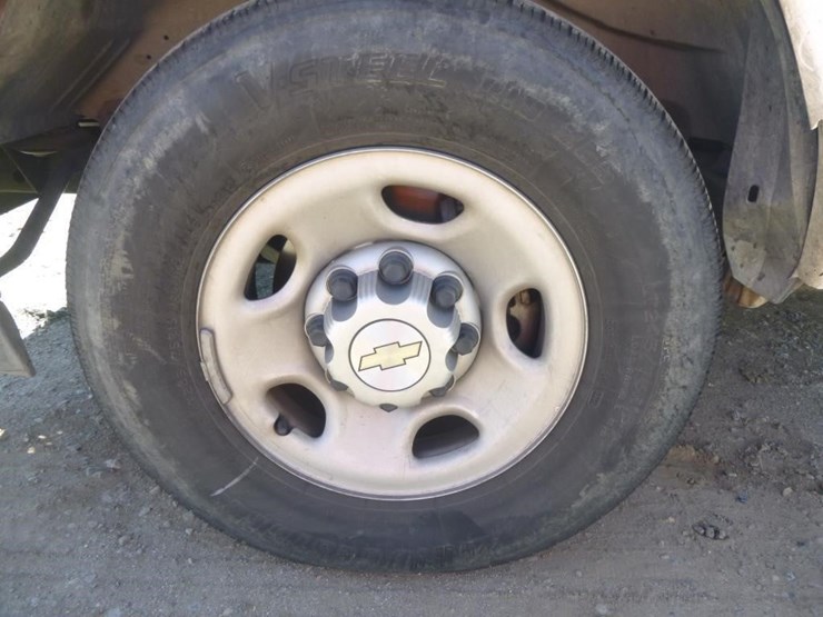 2015-chevrolet-express-2500-image-24