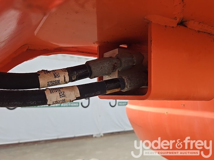 2016-jlg-800aj-image-21