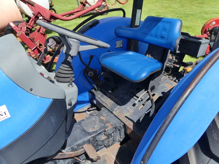new-holland-tn75-image-9