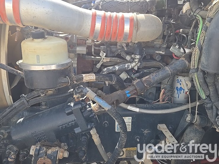 2012-peterbilt-348-image-66