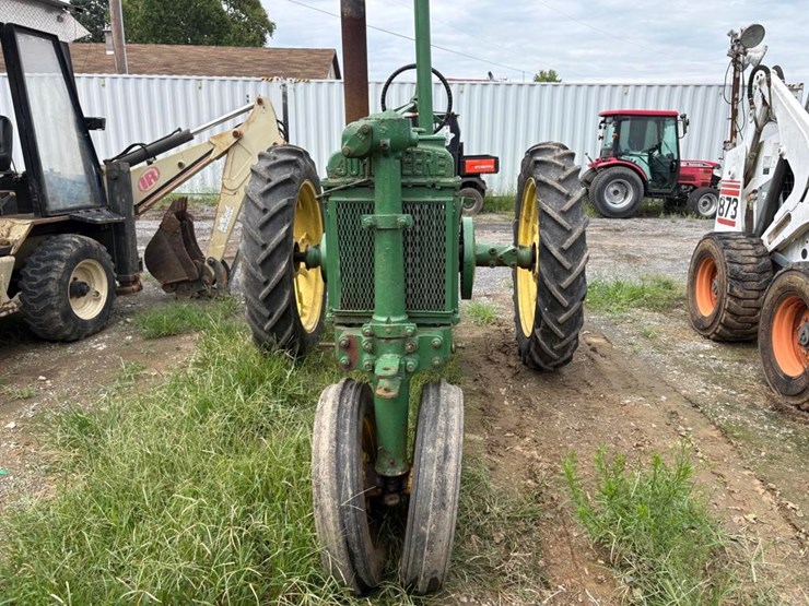 john-deere-b-image-3
