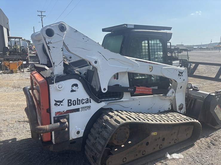 2012-bobcat-t870-image-4