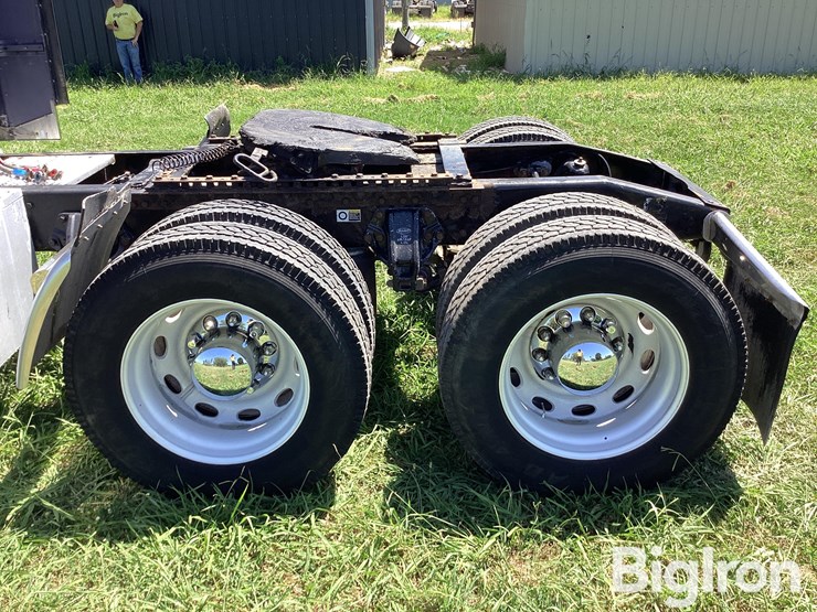 2006-peterbilt-379-image-19