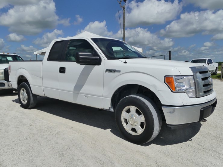 2010-ford-f150-xlt-image-1