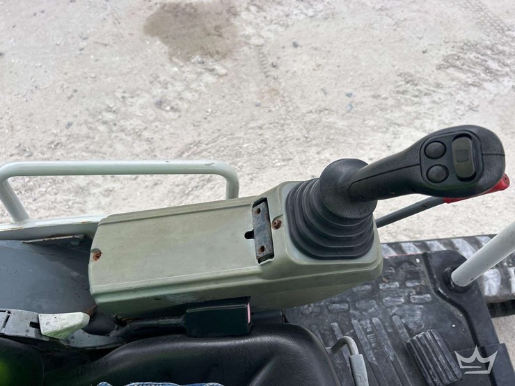 2022-takeuchi-tb225-image-24