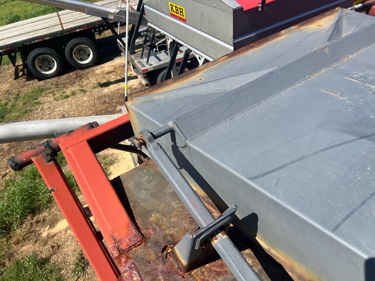 hays-lti-side-dump-bulk-hauler-image-56
