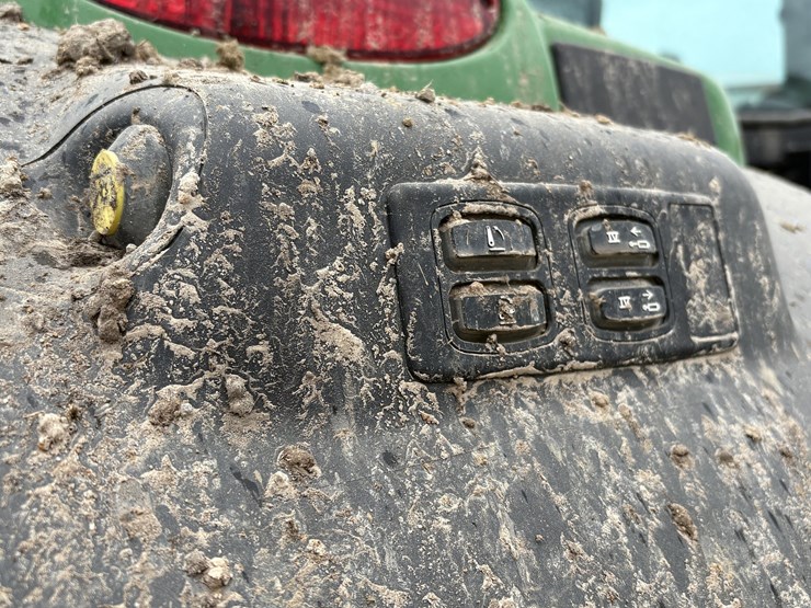 2023-john-deere-6r-155-image-12