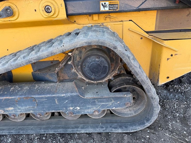 2020-deere-333g-image-19