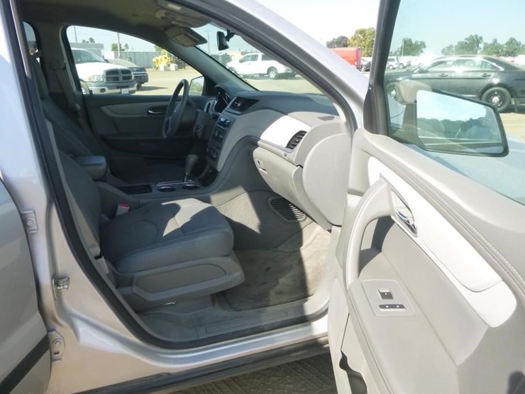 2016-chevrolet-traverse-image-14