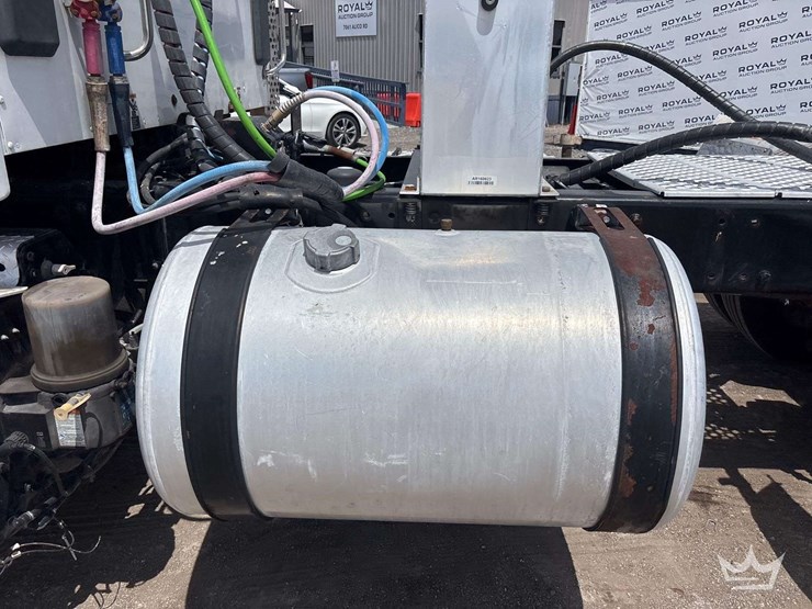 2019-kenworth-t880-image-16