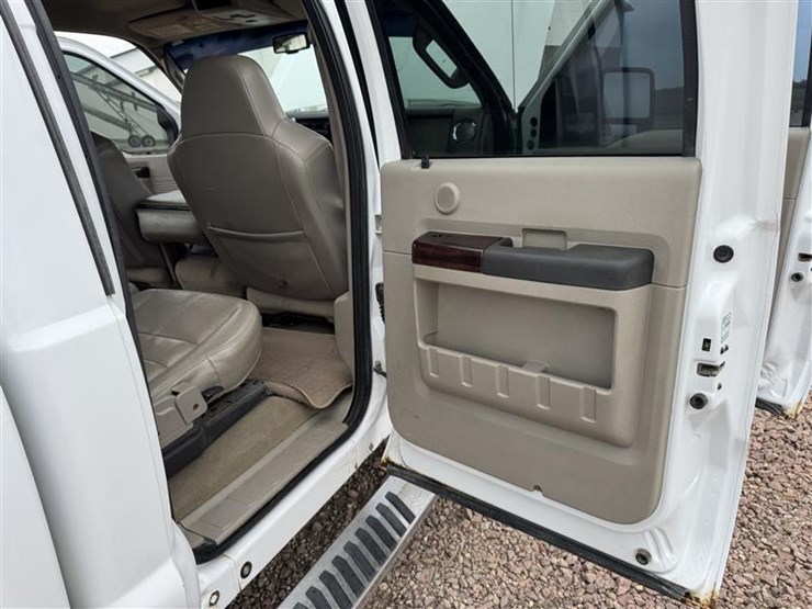 2008-ford-f250-lariat-image-24