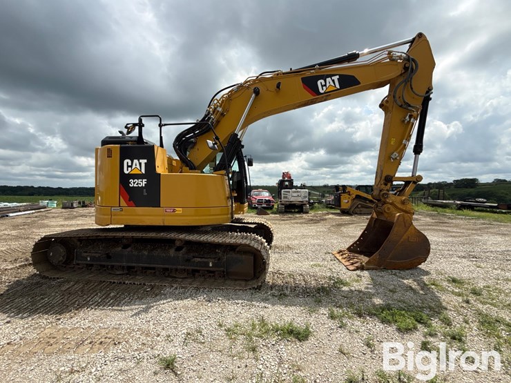 2019-caterpillar-325flcr-image-4