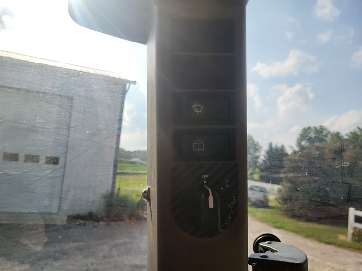 2016-case-ih-farmall-75c-image-54