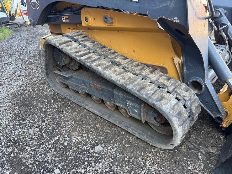 2020-deere-333g-image-12