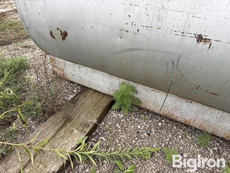 1,000-gal-fule-tank-w/-pump-image-18