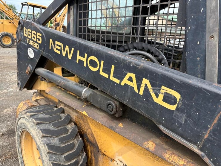 new-holland-lx665-image-10