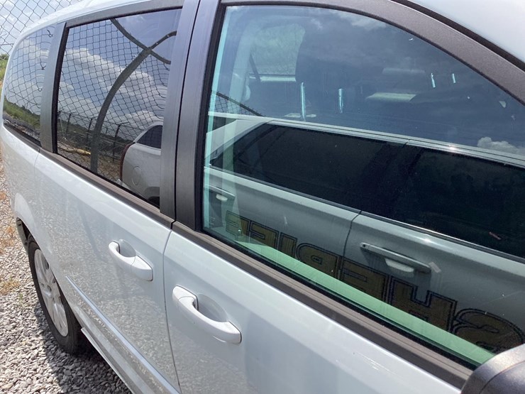 2014-dodge-grand-caravan-image-9