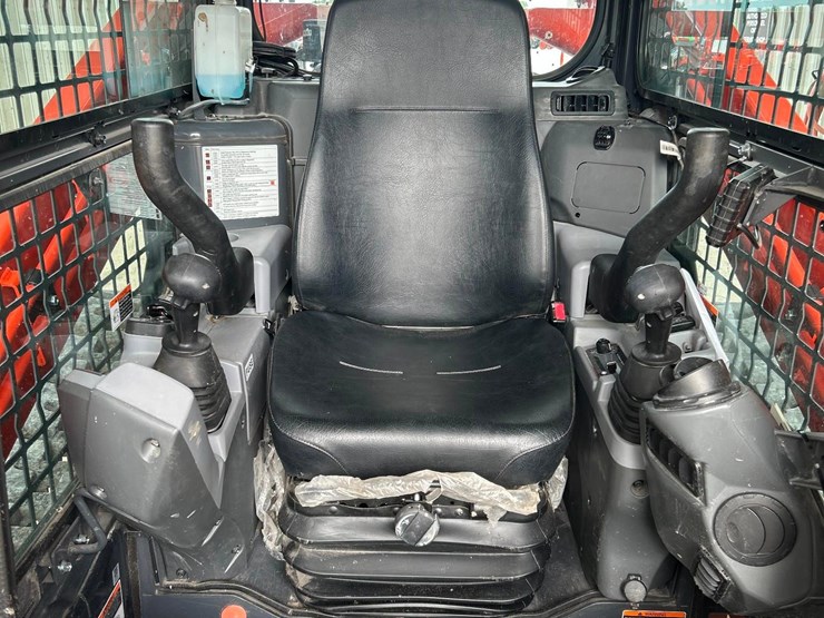 2024-kubota-svl97-2-image-3