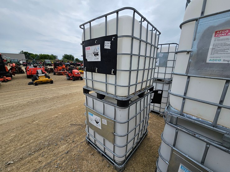 #196-•-2---plastic-tanks-image-3