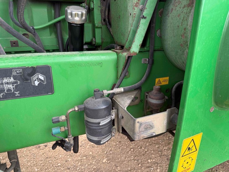 2005-john-deere-7400-image-27