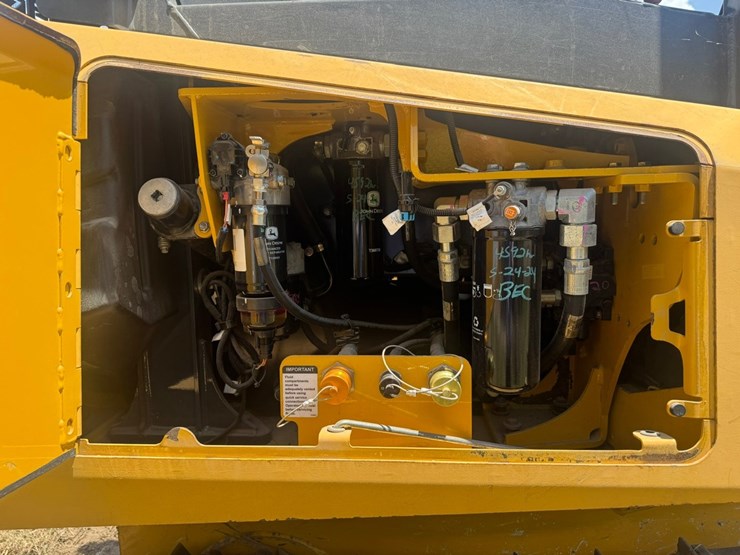 2019-deere-450k-image-10