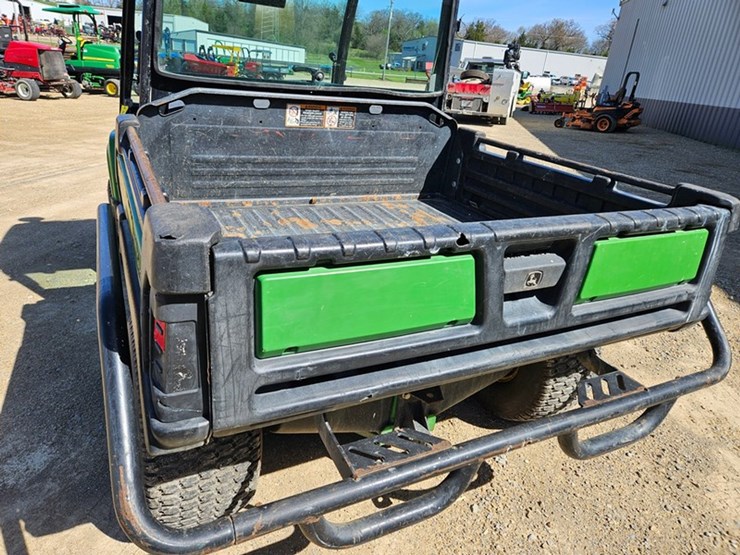 john-deere-gator-image-15