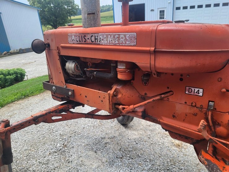allis-chalmers-d14-tractor-image-16