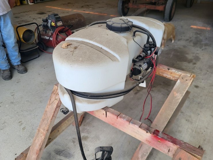 fimco-electric-sprayer-w/poly-tank-and-spray-wand-image-6