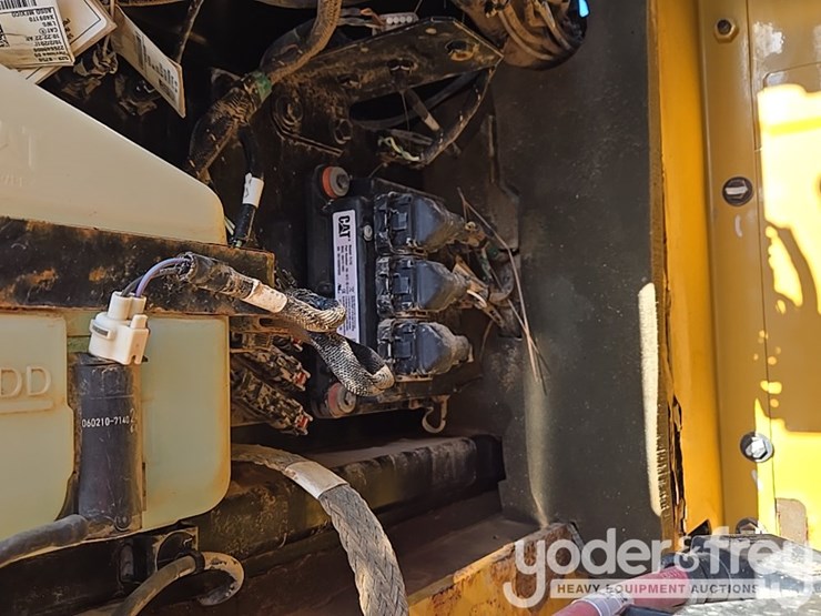 2019-caterpillar-336-image-33