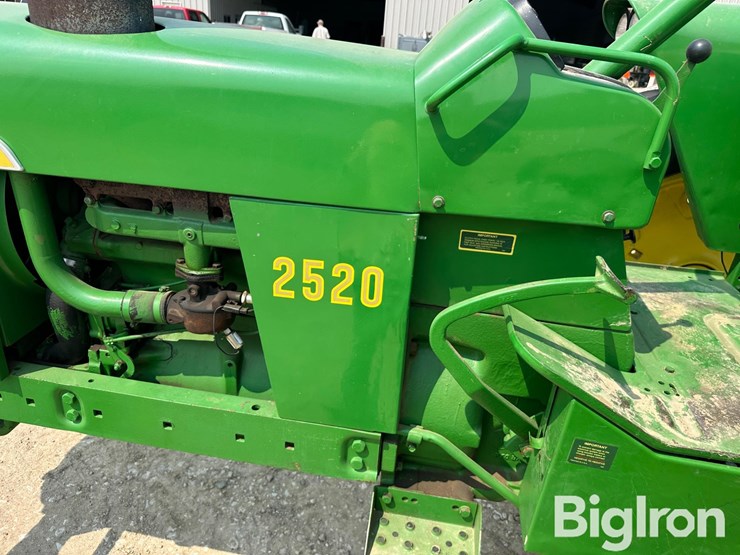 1970-john-deere-2520-image-14