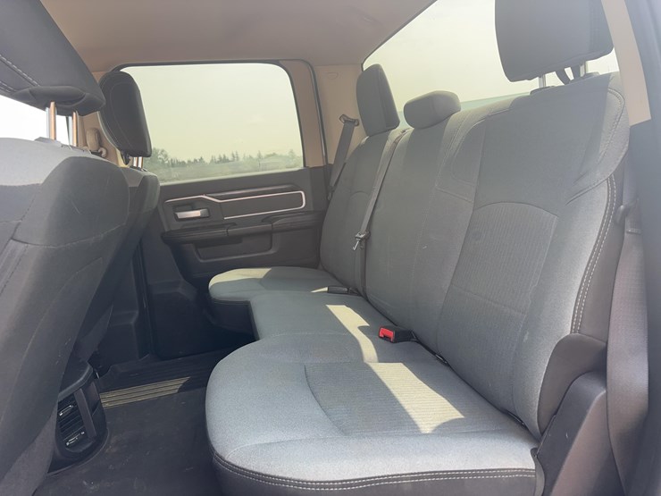 2020-dodge-3500hd-image-15