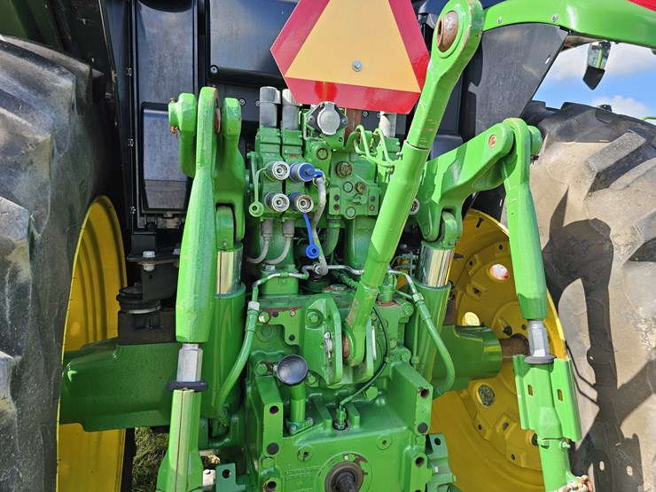 2021-john-deere-6155m-image-6